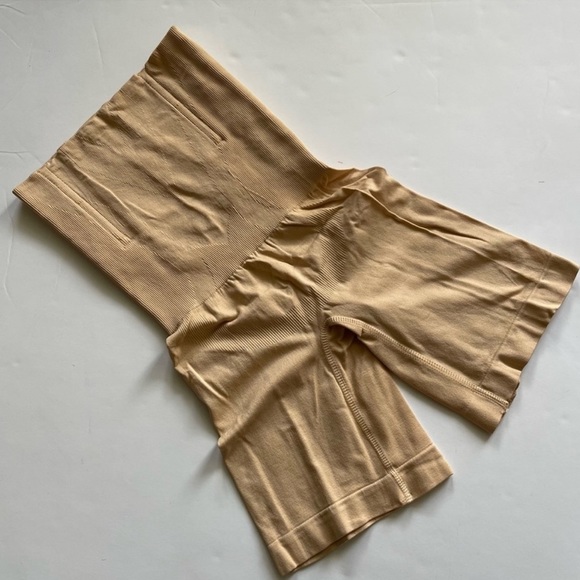 Seamless High-Waist Shaper Panties - Instant Slimming Effect, Hourglass - Picture 4 of 4